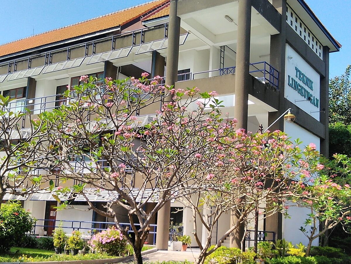 Institut Teknologi Sepuluh Nopember (ITS)