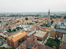 Drohnen-Blick auf den Campus Loefflerstraße